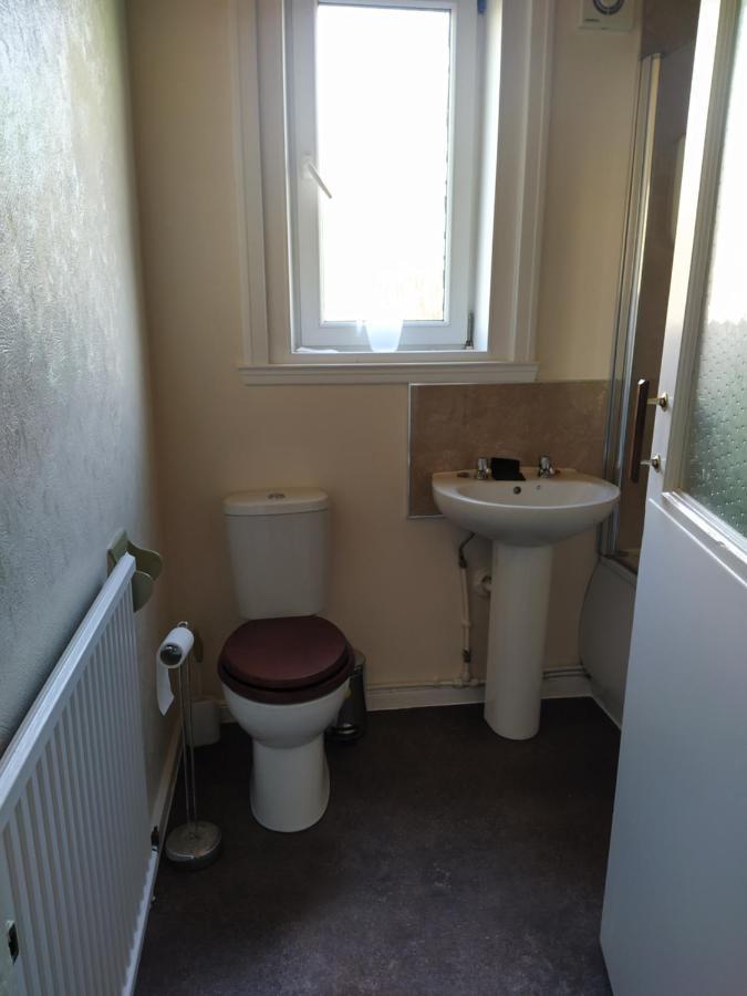 Appartement Self Catering 2 Bedroom Flat, Frequent Buses, 1-minute Walk To Bus Stop, 20 Minutes To City Center Édimbourg