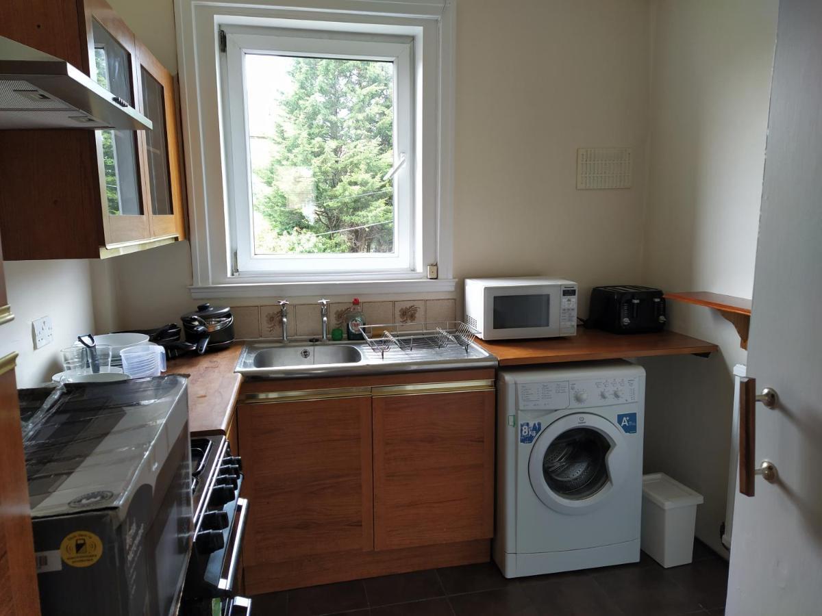 Appartement Self Catering 2 Bedroom Flat, Frequent Buses, 1-minute Walk To Bus Stop, 20 Minutes To City Center Édimbourg